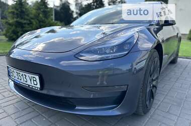 Седан Tesla Model 3 2022 в Черкасах