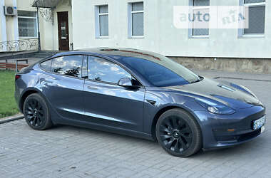 Седан Tesla Model 3 2022 в Черкасах