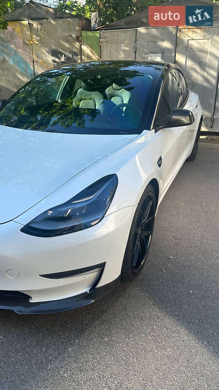 Седан Tesla Model 3 2021 в Харькове