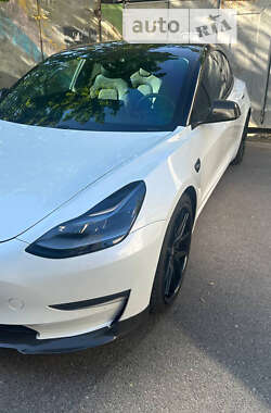 Седан Tesla Model 3 2021 в Харкові