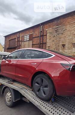 Седан Tesla Model 3 2020 в Львове