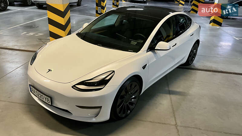 Седан Tesla Model 3 2021 в Києві