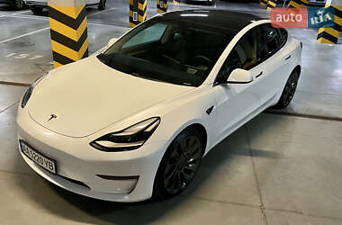 Седан Tesla Model 3 2021 в 