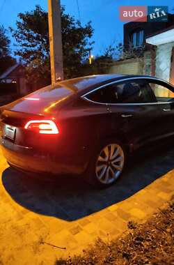 Седан Tesla Model 3 2018 в 