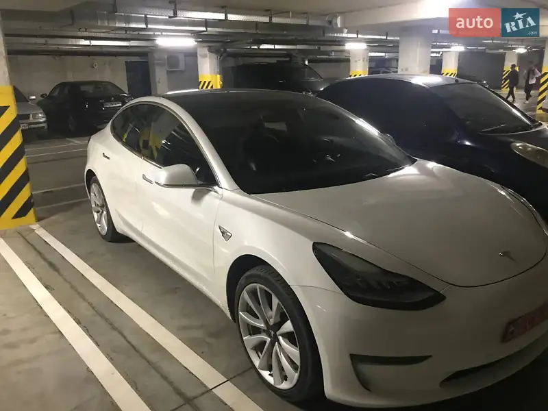 Tesla Model 3 2019