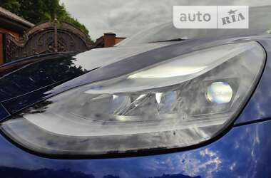 Седан Tesla Model 3 2022 в Виннице