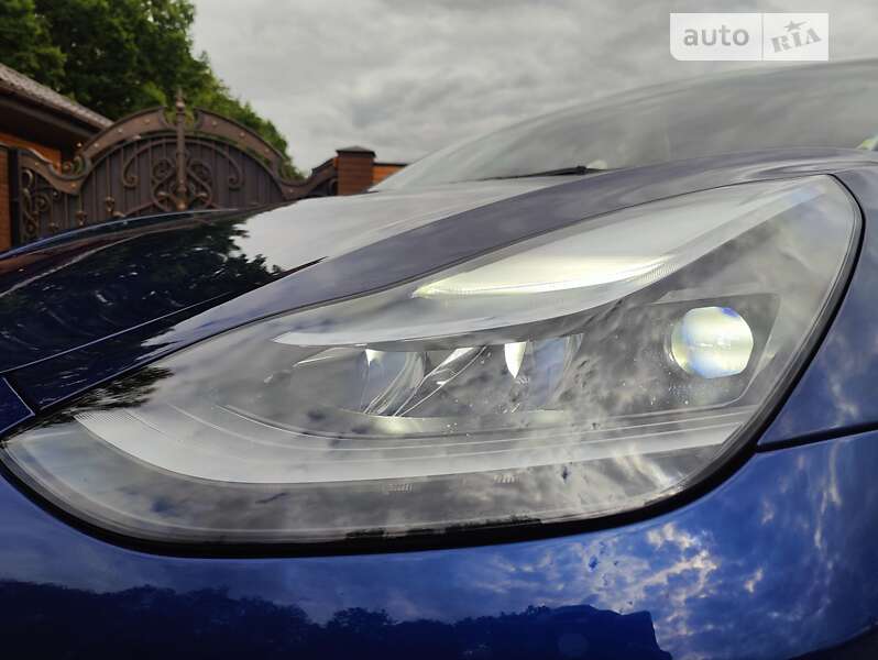 Седан Tesla Model 3 2022 в Вінниці
