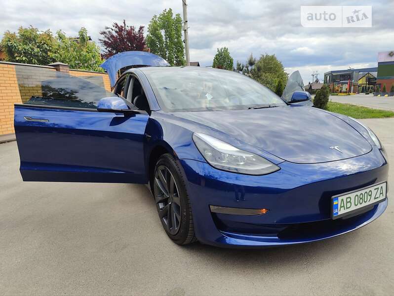 Седан Tesla Model 3 2022 в Вінниці
