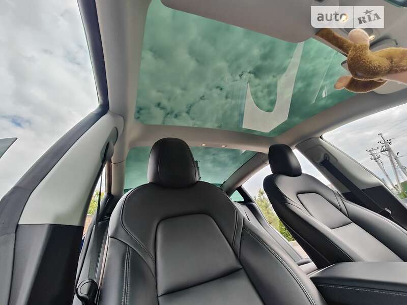 Седан Tesla Model 3 2022 в Вінниці
