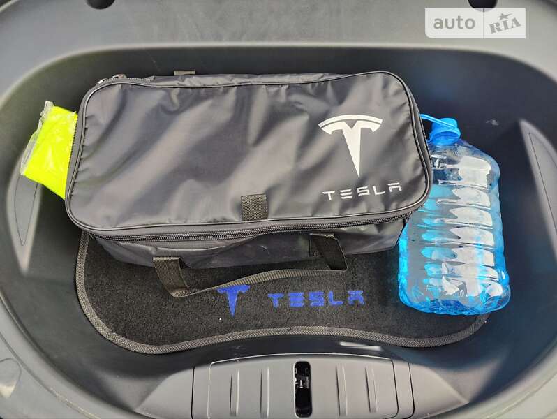 Седан Tesla Model 3 2022 в Вінниці