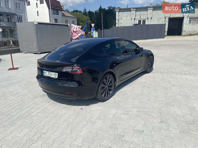 Седан Tesla Model 3 2019 в Львові
