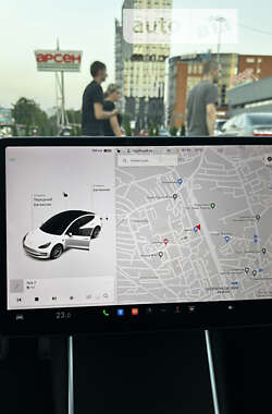 Седан Tesla Model 3 2017 в 