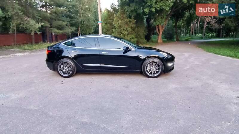 Седан Tesla Model 3 2019 в Харкові