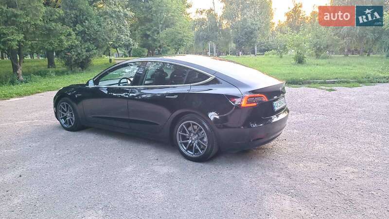 Седан Tesla Model 3 2019 в Харкові