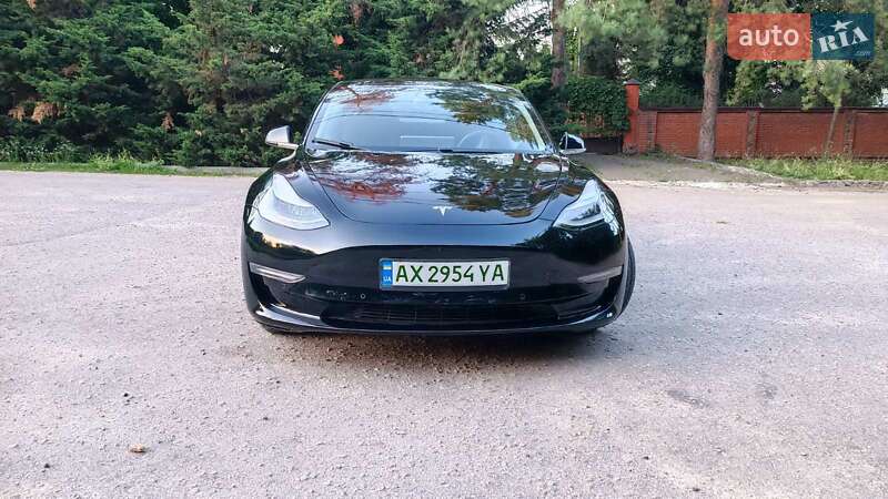 Седан Tesla Model 3 2019 в Харкові