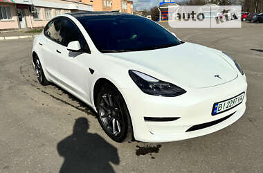 Седан Tesla Model 3 2022 в Полтаві