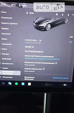 Седан Tesla Model 3 2018 в Умані