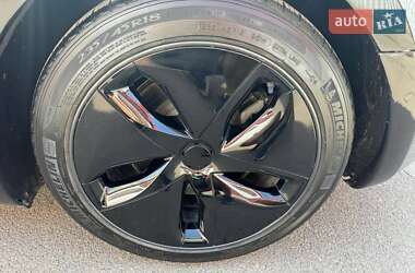 Седан Tesla Model 3 2019 в Кривом Роге