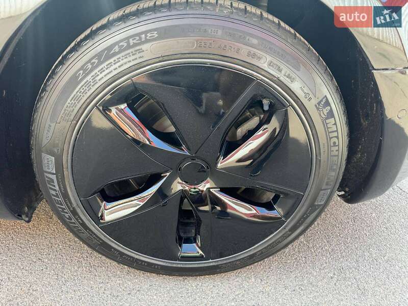 Седан Tesla Model 3 2019 в Кривом Роге