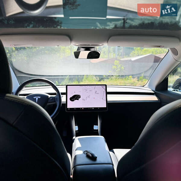 Седан Tesla Model 3 2018 в Киеве