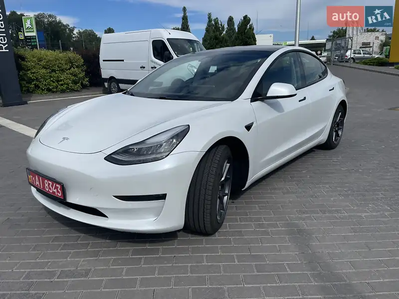 Седан Tesla Model 3 2020 в 