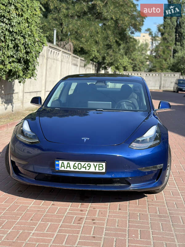 Седан Tesla Model 3 2018 в Киеве