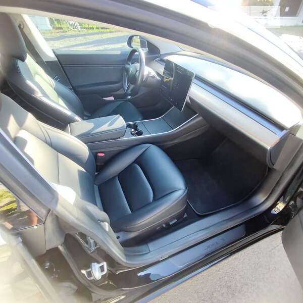 Седан Tesla Model 3 2018 в Виннице фото 30 Седан Tesla Model 3 2018 в Виннице