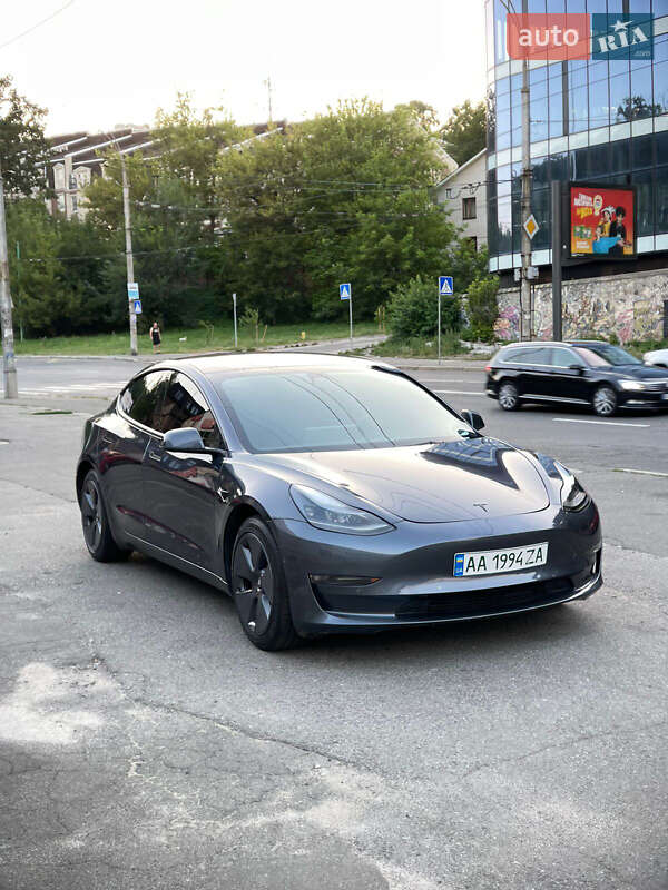 Седан Tesla Model 3 2022 в Києві