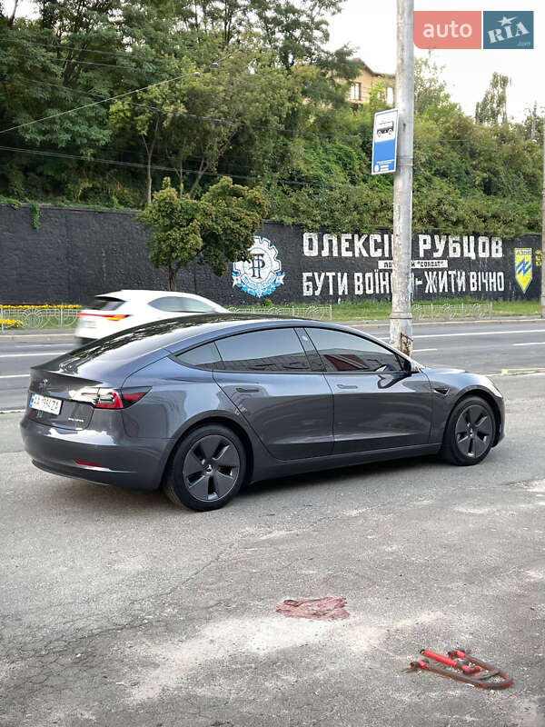 Седан Tesla Model 3 2022 в Києві