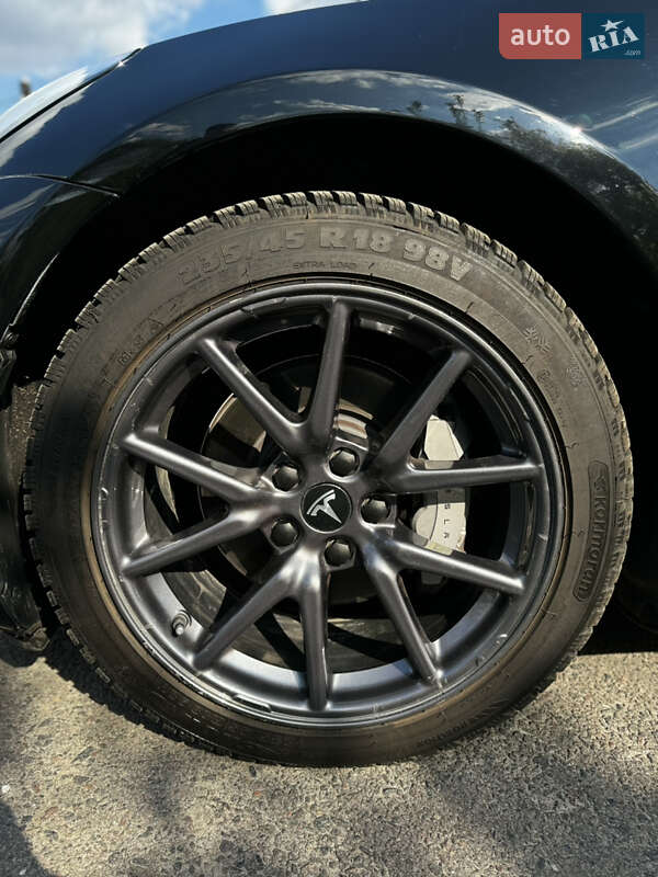 Седан Tesla Model 3 2019 в Рівному