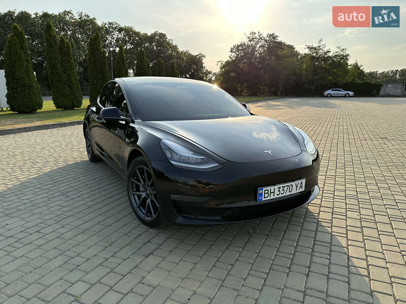 Седан Tesla Model 3 2019 в Одесі
