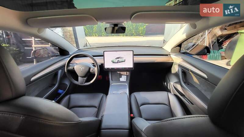 Седан Tesla Model 3 2022 в Тернополі