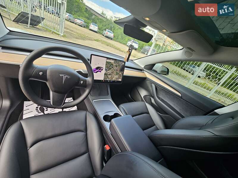 Седан Tesla Model 3 2021 в Ивано-Франковске