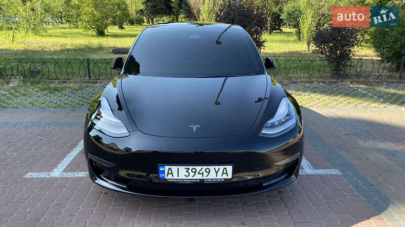 Седан Tesla Model 3 2022 в Киеве