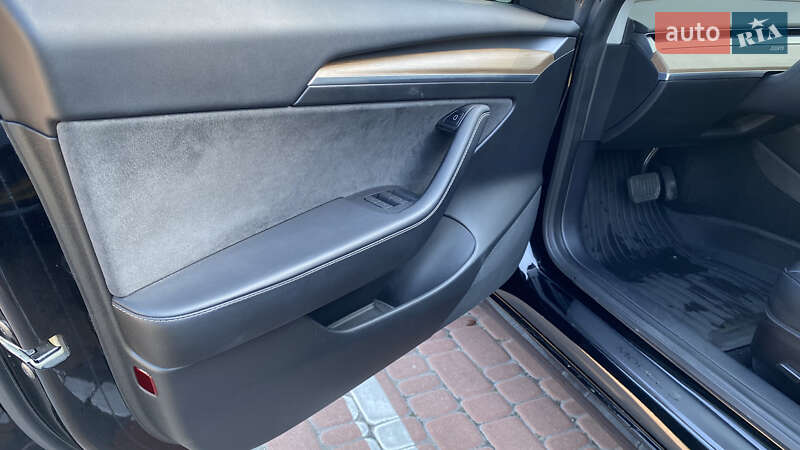 Седан Tesla Model 3 2022 в Киеве