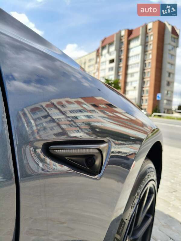 Седан Tesla Model 3 2022 в Почаеве
