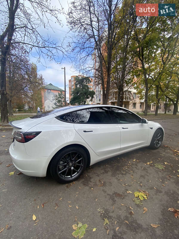 Седан Tesla Model 3 2022 в Полтаве