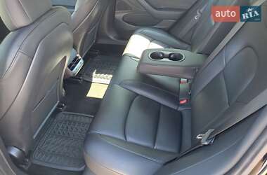 Седан Tesla Model 3 2019 в Кропивницком