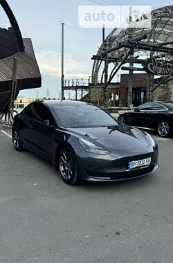 Седан Tesla Model 3 2021 в Києві