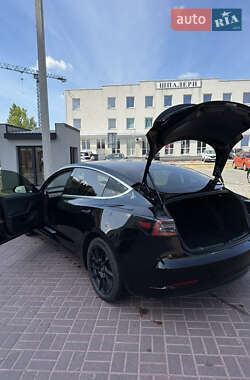 Седан Tesla Model 3 2018 в Ровно