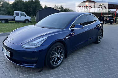 Седан Tesla Model 3 2018 в Львові