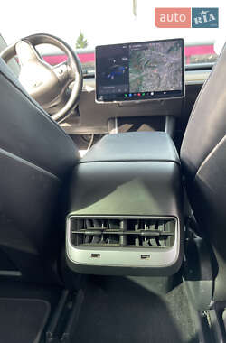 Седан Tesla Model 3 2018 в 