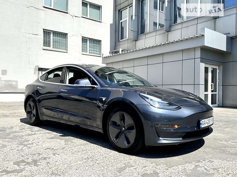 Седан Tesla Model 3 2018 в Днепре