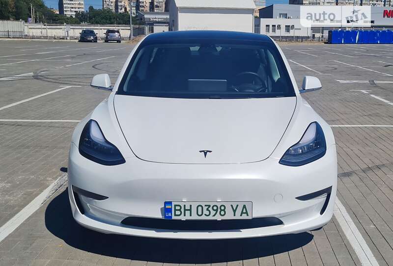 Седан Tesla Model 3 2019 в Одессе