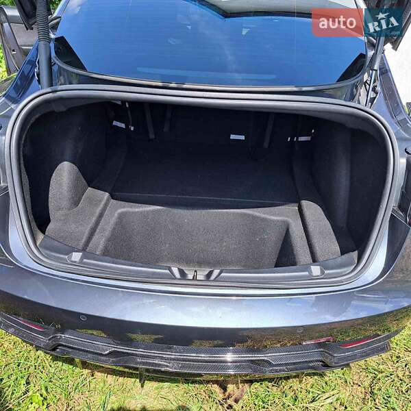 Седан Tesla Model 3 2021 в Ірпені