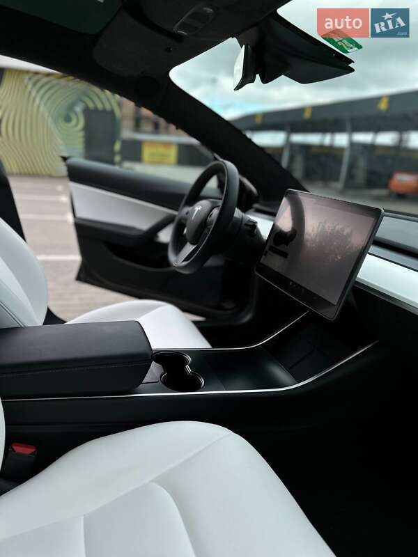 Седан Tesla Model 3 2020 в Ірпені