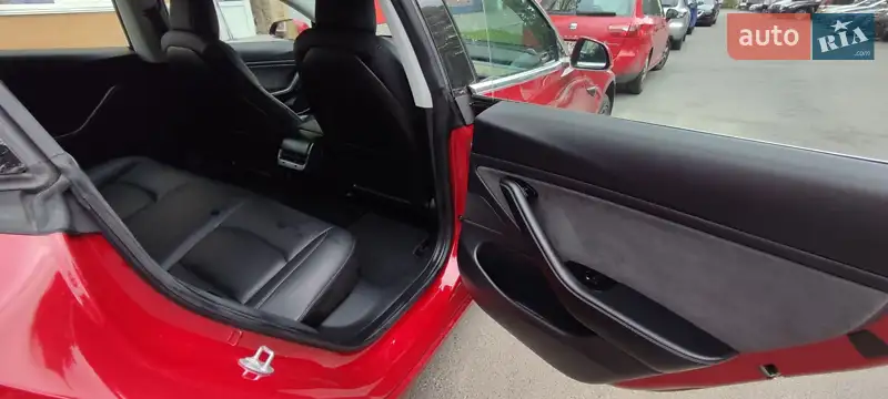 Седан Tesla Model 3 2018 в 