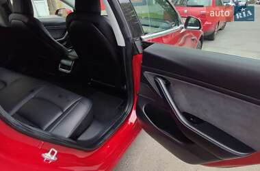 Седан Tesla Model 3 2018 в 
