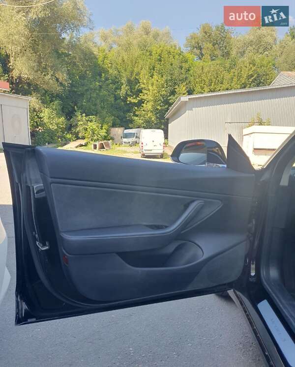 Седан Tesla Model 3 2018 в Хмельницком