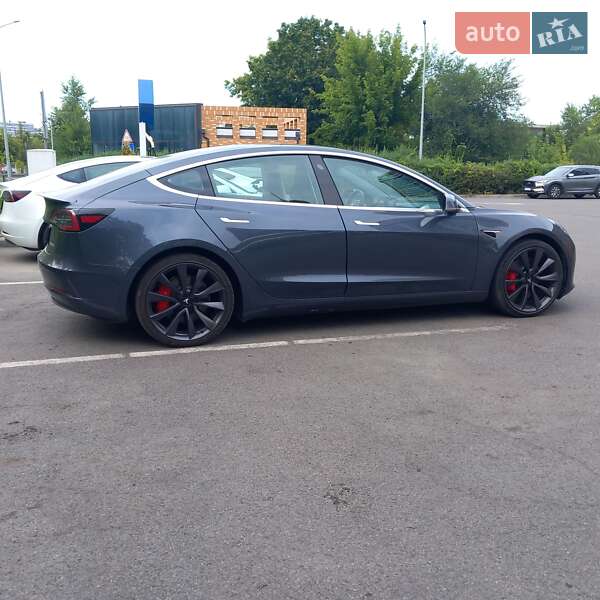 Седан Tesla Model 3 2019 в Дніпрі
